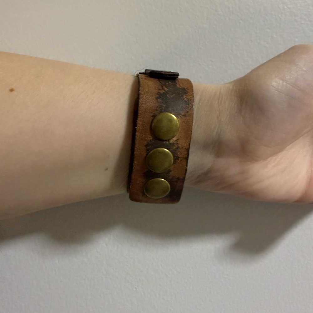 Norse inspired Leather Cuff Bracelet - Picture 4 of 7